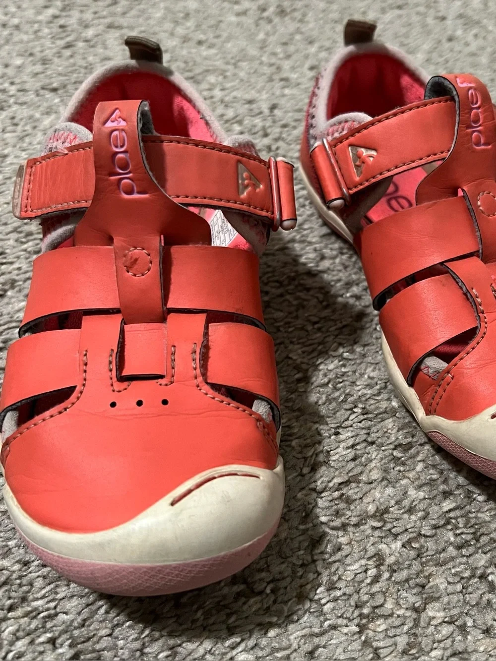 PLAE Kids Coral Pink Closed-Toe Hook-and-Loop Sandals Size 1